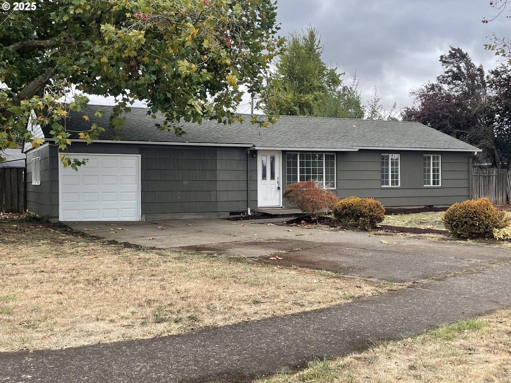 1207 Pleasant St, Springfield, OR 97477