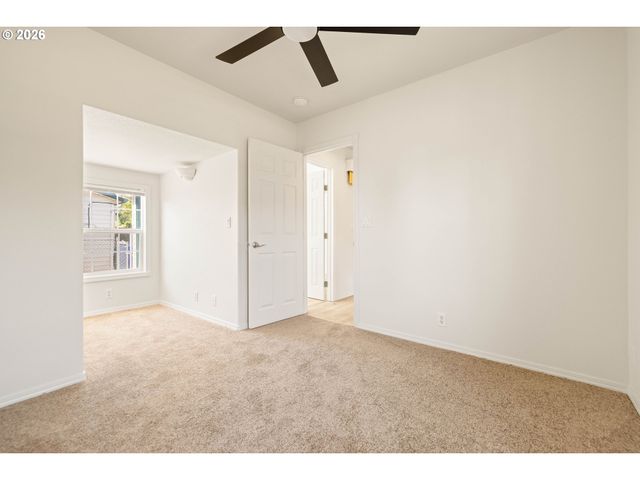 7040 N LOMBARD St, Portland, OR 97203