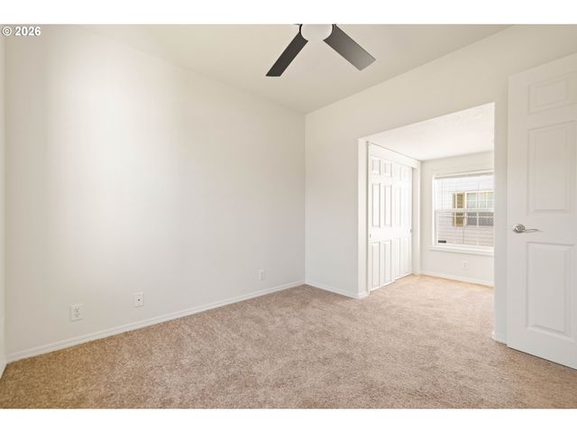 7040 N LOMBARD St, Portland, OR 97203