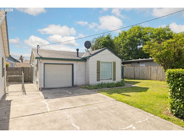 7040 N LOMBARD St, Portland, OR 97203