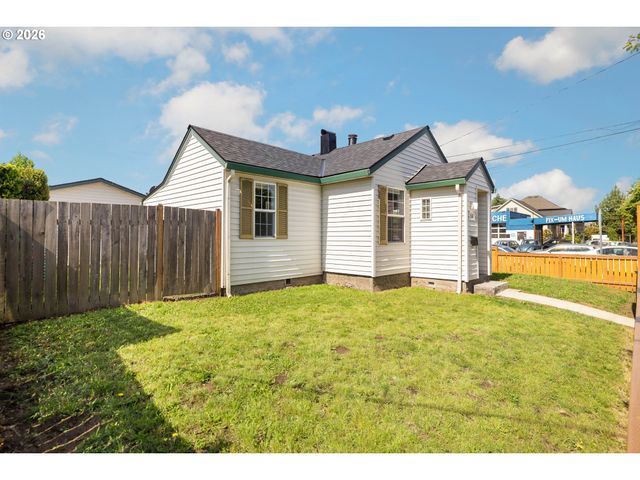 7040 N LOMBARD St, Portland, OR 97203