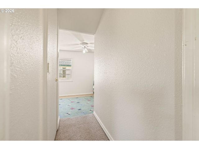 7040 N LOMBARD St, Portland, OR 97203