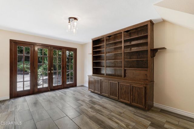 2624 Velarde Drive, Thousand Oaks, CA 91360