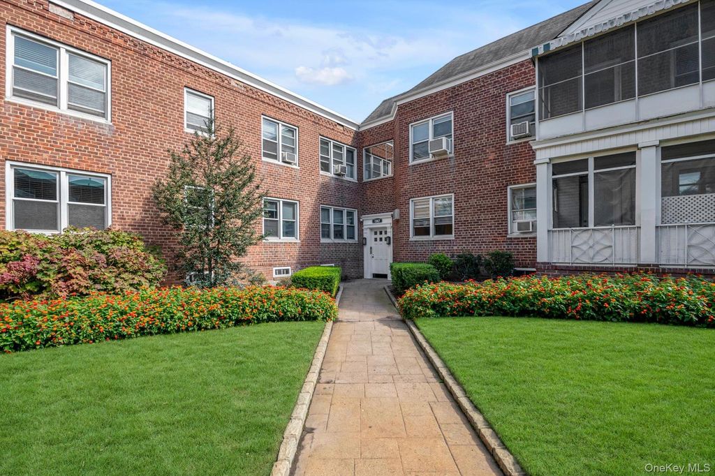 1367 Broadway B17, Hewlett, NY 11557 — exterior