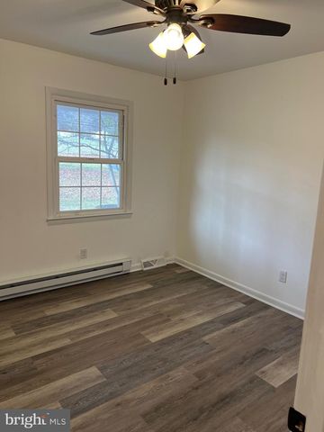 2504 BUTLERS CHAPEL RD, Martinsburg, WV 25403