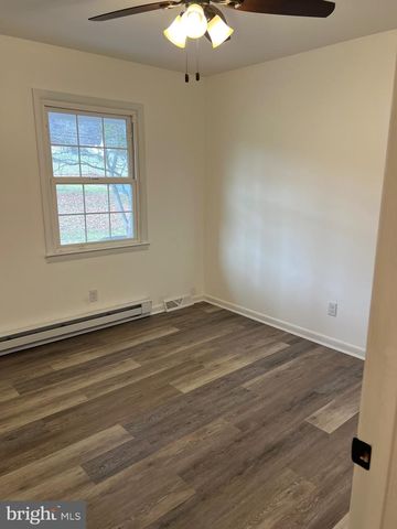 2504 BUTLERS CHAPEL RD, Martinsburg, WV 25403