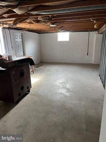 2504 BUTLERS CHAPEL RD, Martinsburg, WV 25403