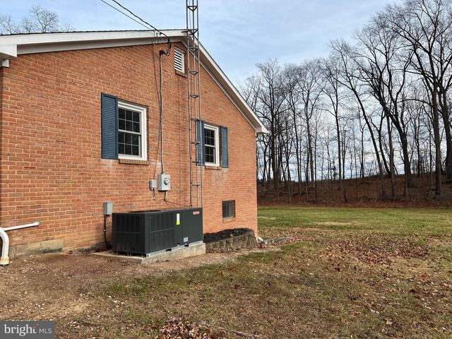 2504 BUTLERS CHAPEL RD, Martinsburg, WV 25403