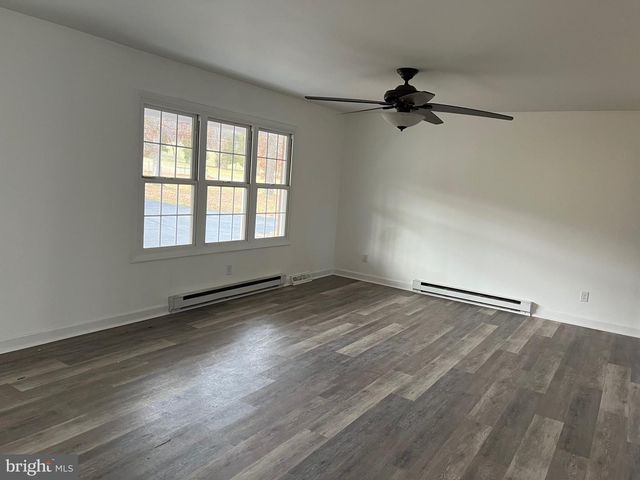 2504 BUTLERS CHAPEL RD, Martinsburg, WV 25403