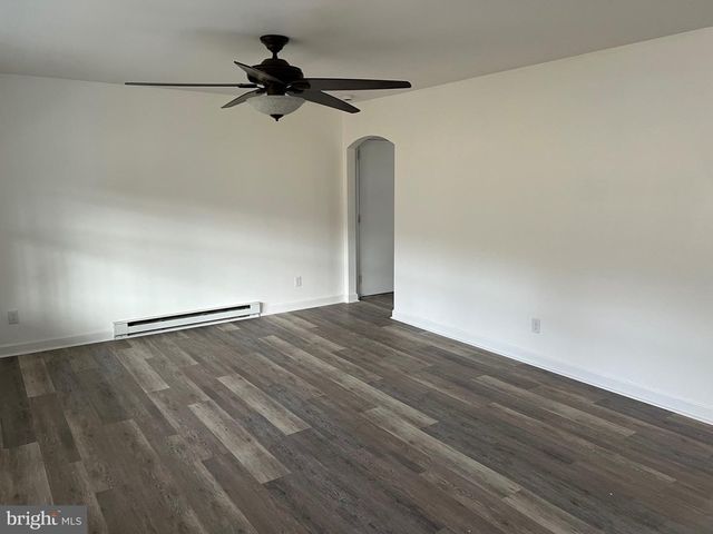 2504 BUTLERS CHAPEL RD, Martinsburg, WV 25403