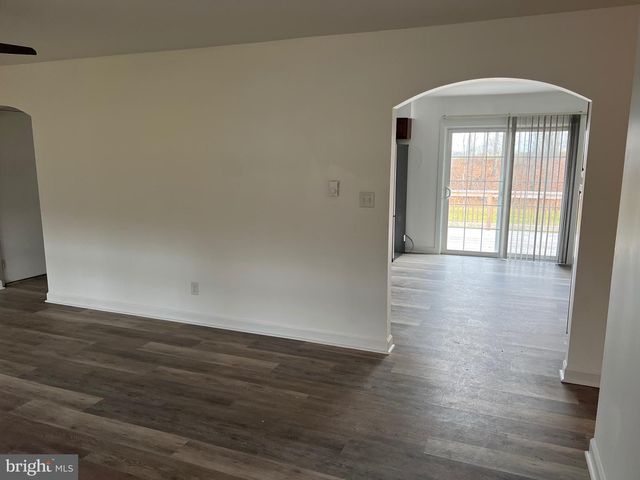 2504 BUTLERS CHAPEL RD, Martinsburg, WV 25403