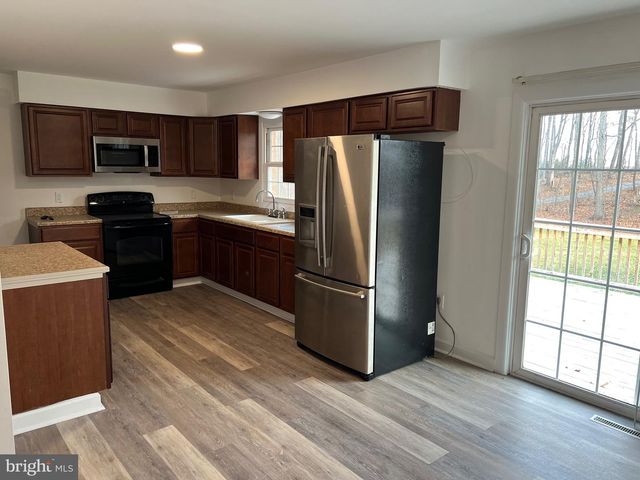 2504 BUTLERS CHAPEL RD, Martinsburg, WV 25403