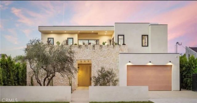 15447 Huston, Sherman Oaks, CA 91403