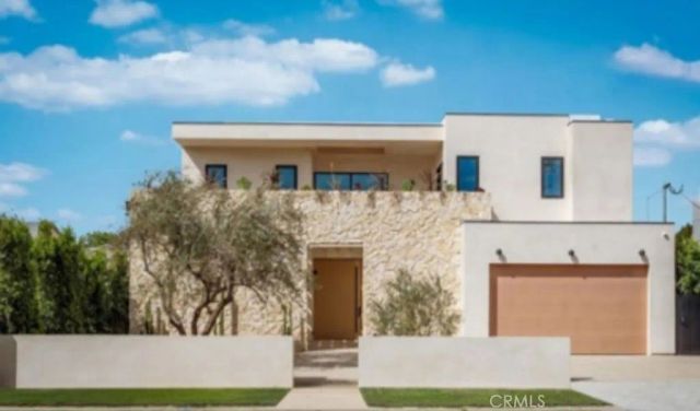 15447 Huston, Sherman Oaks, CA 91403