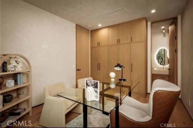 15447 Huston, Sherman Oaks, CA 91403