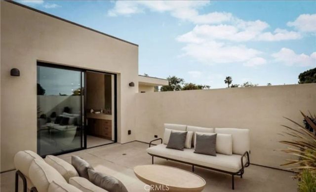15447 Huston, Sherman Oaks, CA 91403