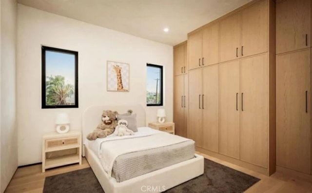 15447 Huston, Sherman Oaks, CA 91403