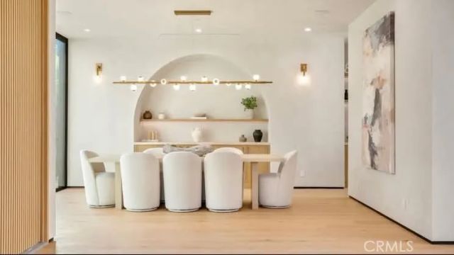 15447 Huston, Sherman Oaks, CA 91403