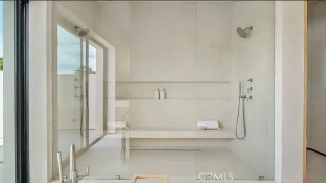 15447 Huston, Sherman Oaks, CA 91403