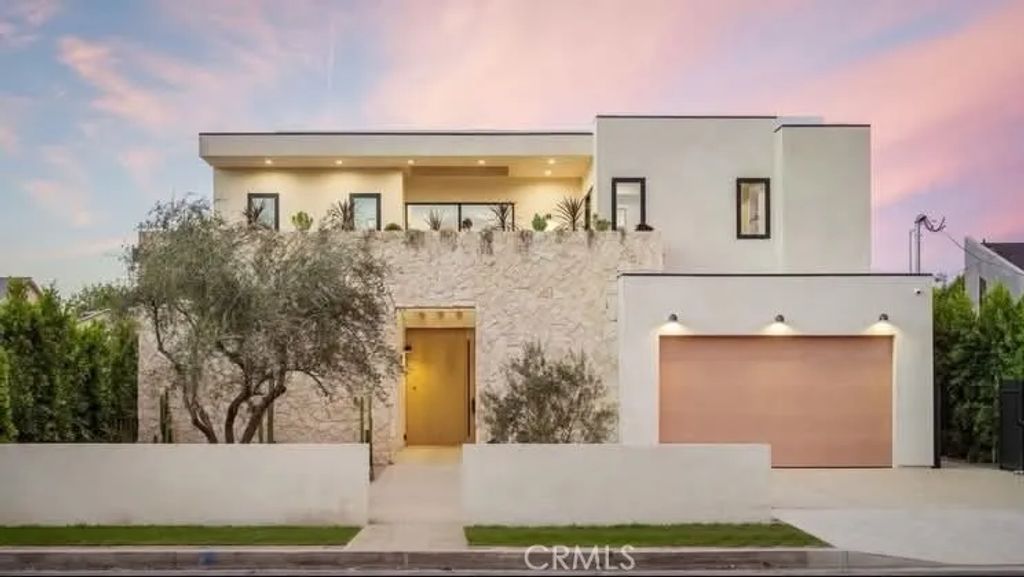 15447 Huston, Sherman Oaks, CA 91403