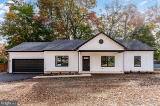 610 WOODLAND AVE, Mount Holly Springs, PA 17065