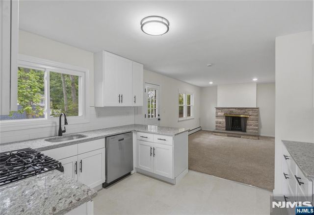 71 Montvale Avenue, Montvale, NJ 07645