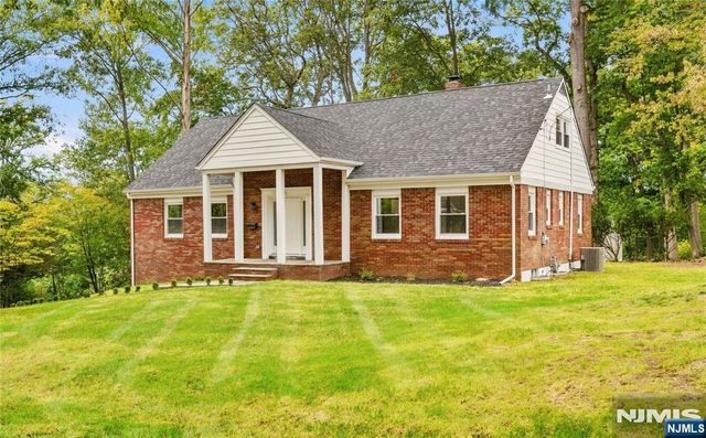 71 Montvale Avenue, Montvale, NJ 07645