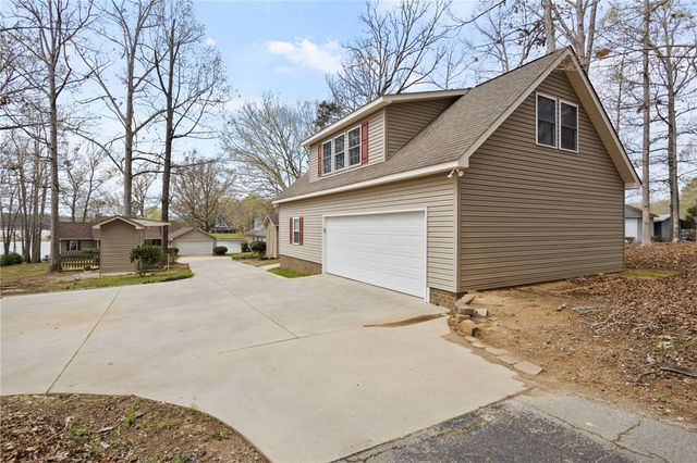 351 Ridge Wood Drive, Waterloo, SC 29384