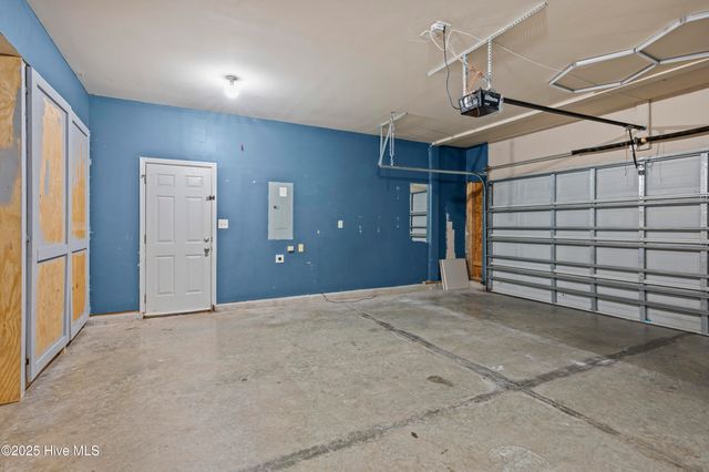 406 Little Creek Court, Jacksonville, NC 28546