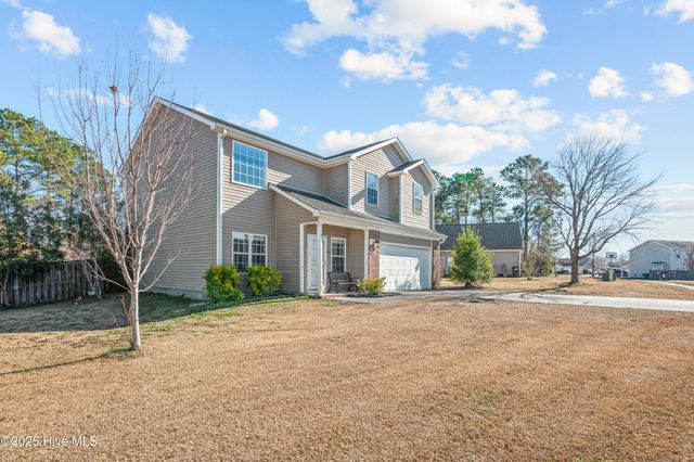 406 Little Creek Court, Jacksonville, NC 28546