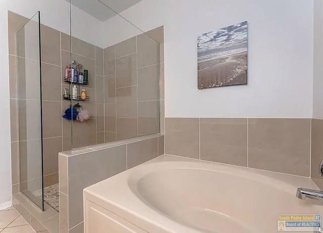 39 Torrey Pines Dr., Laguna Vista, TX 78578