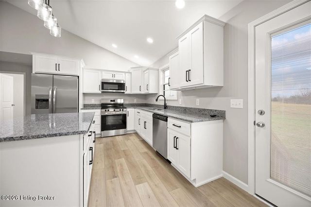 10 Lone Oak Rd, Clarkson, KY 42726