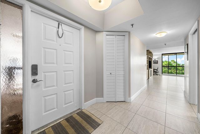 5279 Fountains Drive S 405, Lake Worth, FL 33467