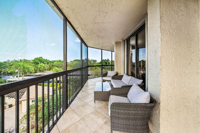 5279 Fountains Drive S 405, Lake Worth, FL 33467