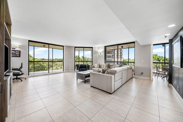 5279 Fountains Drive S 405, Lake Worth, FL 33467