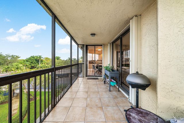 5279 Fountains Drive S 405, Lake Worth, FL 33467