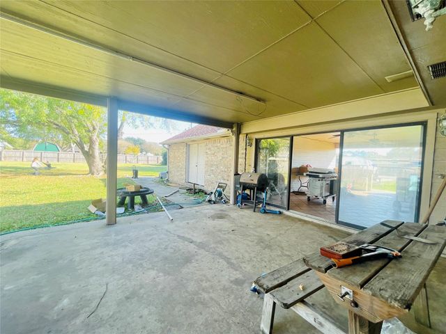 5835 Plantation Drive, Baytown, TX 77523