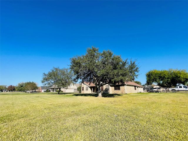 5835 Plantation Drive, Baytown, TX 77523