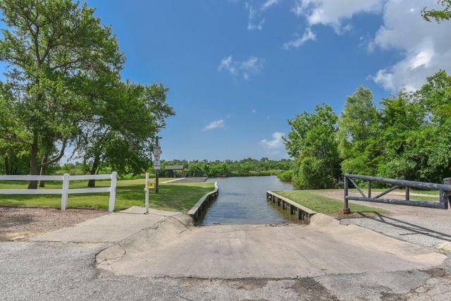 5835 Plantation Drive, Baytown, TX 77523