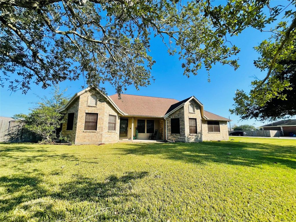 5835 Plantation Drive, Baytown, TX 77523