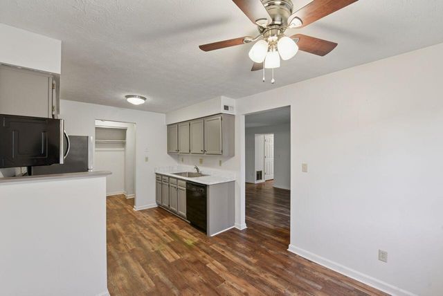 3 Highland Meadows Drive, 8, Highland Heights, KY 41076