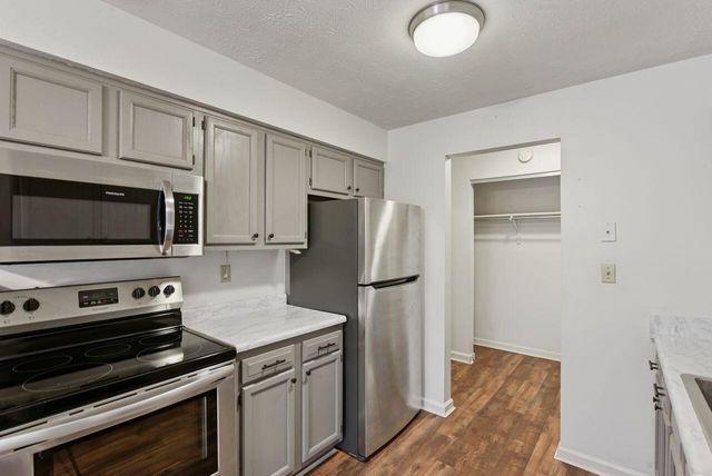 3 Highland Meadows Drive, 8, Highland Heights, KY 41076