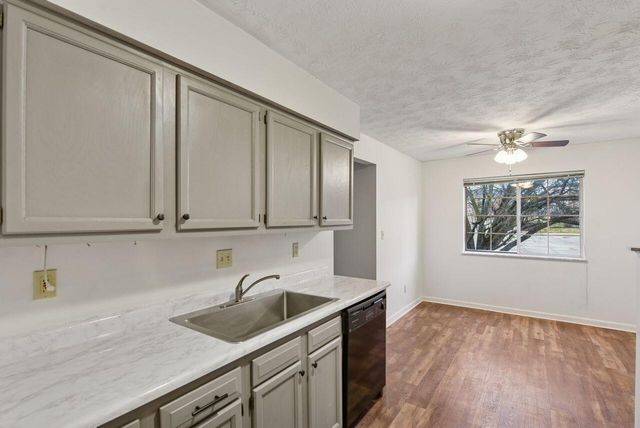 3 Highland Meadows Drive, 8, Highland Heights, KY 41076