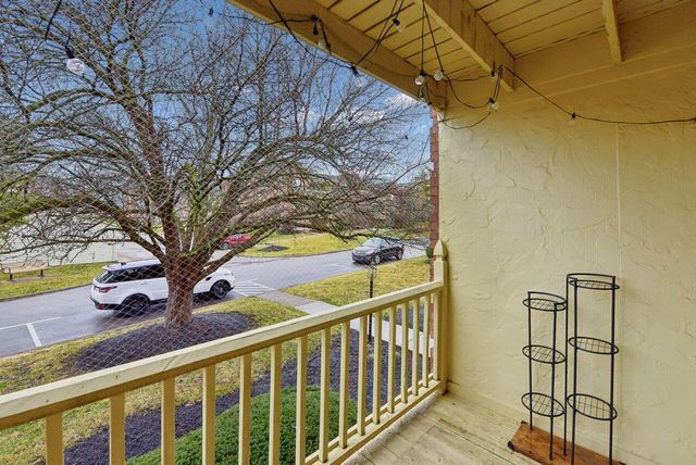 3 Highland Meadows Drive, 8, Highland Heights, KY 41076