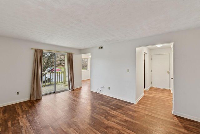 3 Highland Meadows Drive, 8, Highland Heights, KY 41076