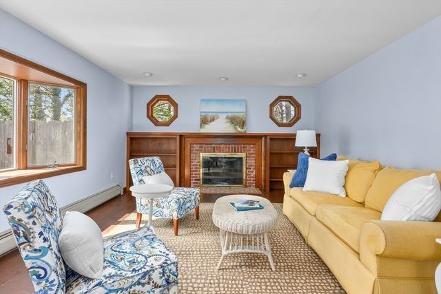 32 Tip Cart Dr, Chatham, MA 02633