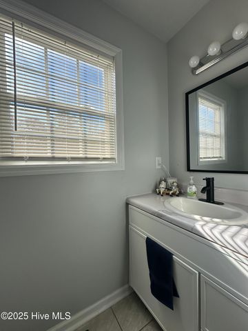 101 Spain Drive, Hubert, NC 28539