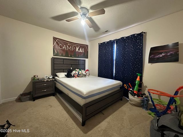 101 Spain Drive, Hubert, NC 28539