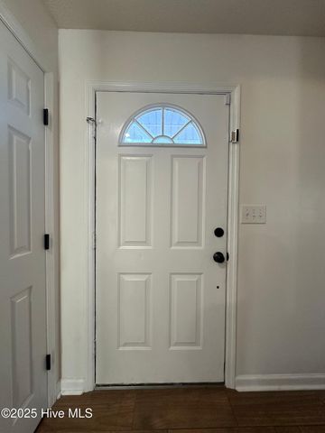 101 Spain Drive, Hubert, NC 28539