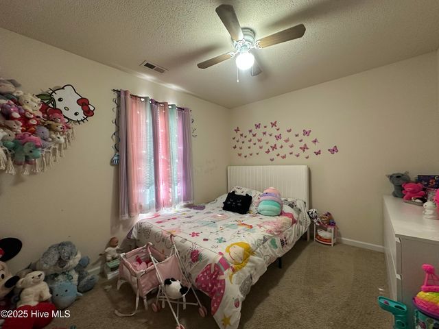 101 Spain Drive, Hubert, NC 28539